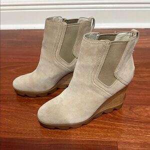 Sorel Beige Wedge Ankle Boots